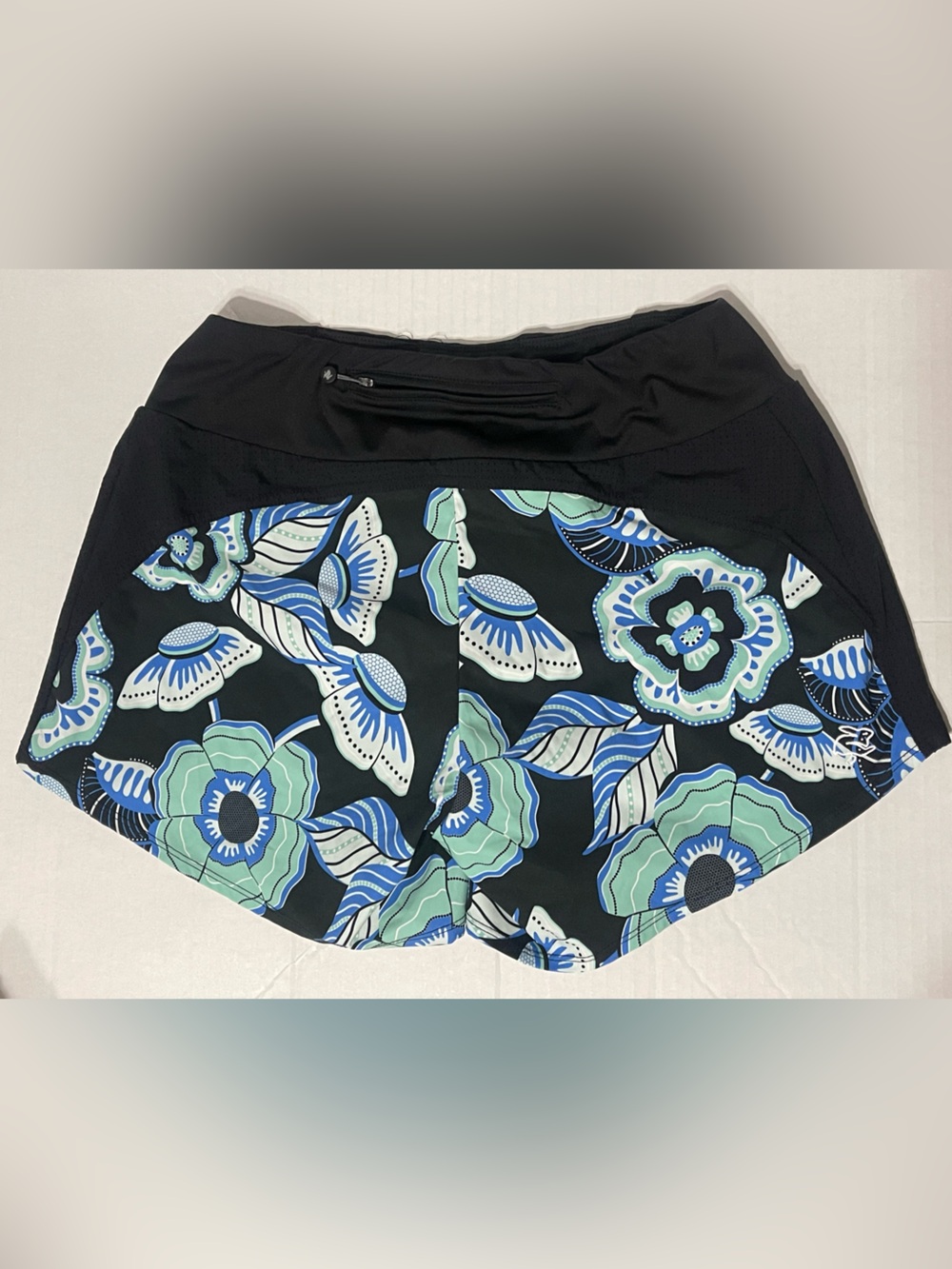 Rabbit Tried n’ True 4 inch Shorts - Women’s S - Opal Floral - EUC - Picture 2 of 3